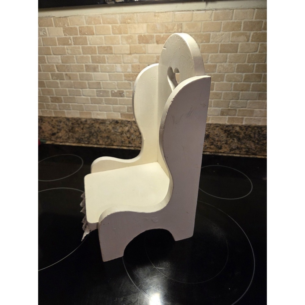 Vintage White Wooden Heart Doll Chair/Plant Stand - Picture 2 of 7